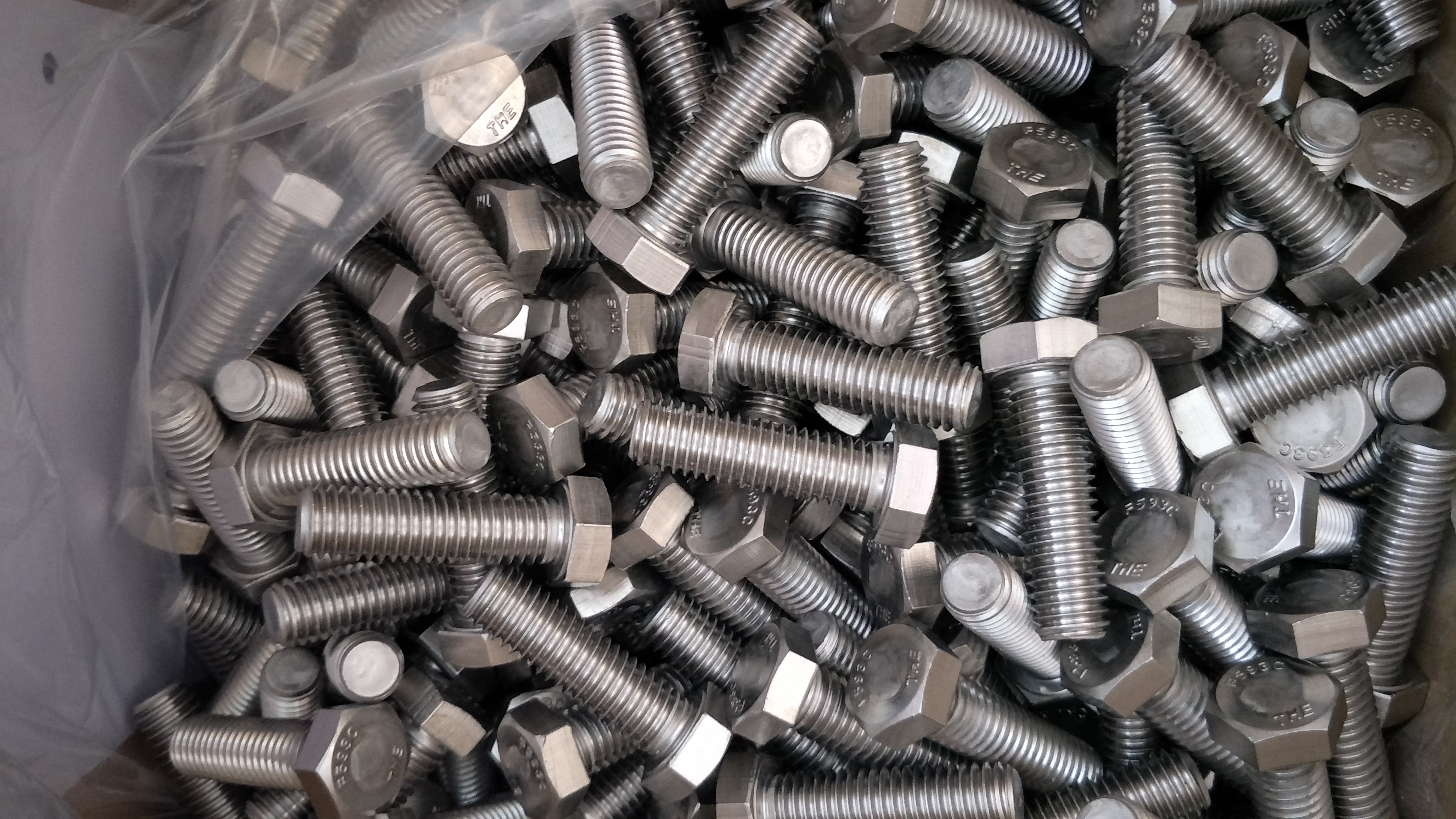 China Manufacturing Wholesale Price Grade 8.8 Bolt and Nut Screw Washer DIN931 DIN933 Metric Stainless Steel Galvanized Hex Bolt
